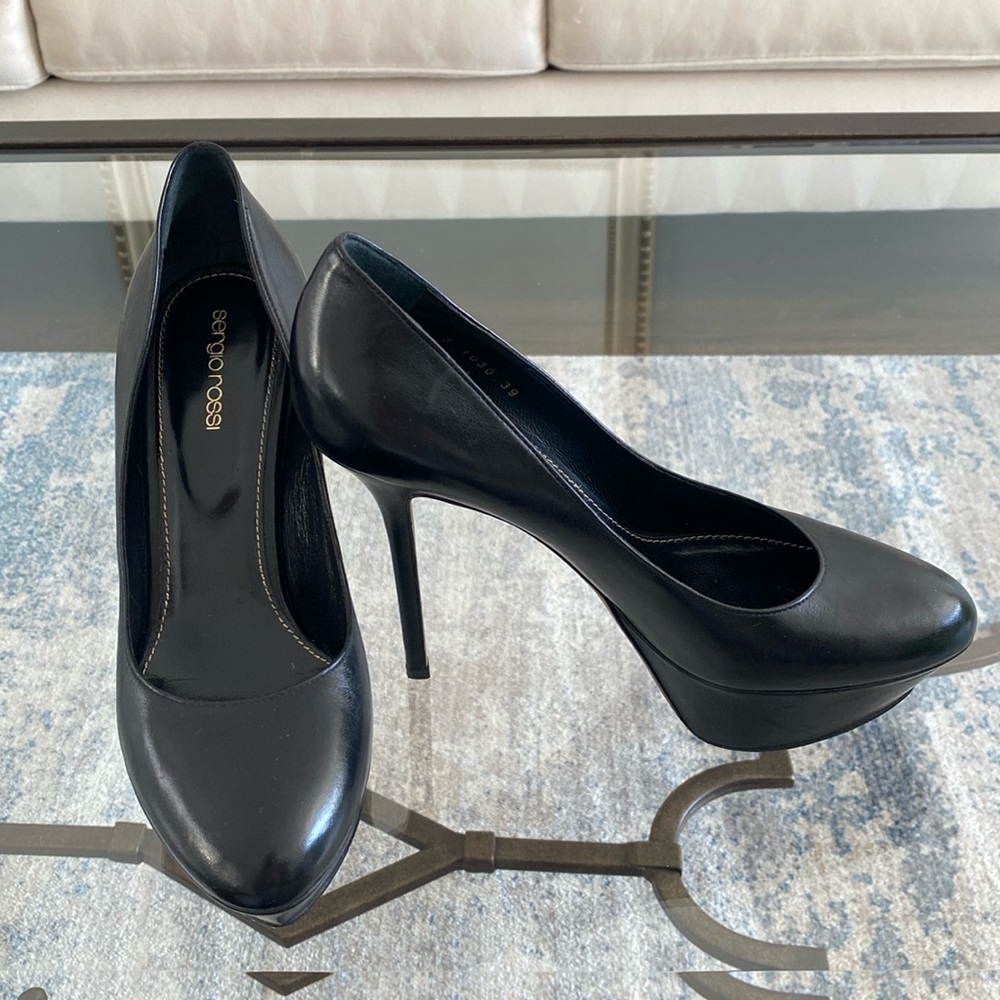 LIKE NEW Sergio Rossi black platform heels
